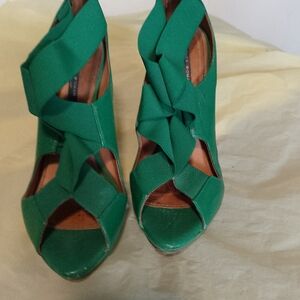Zara Green Peep-Toe Heels with Criss-Cross Straps